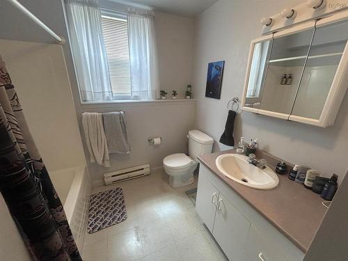 2 Pine Ridge Rd, Lower South River, NS 