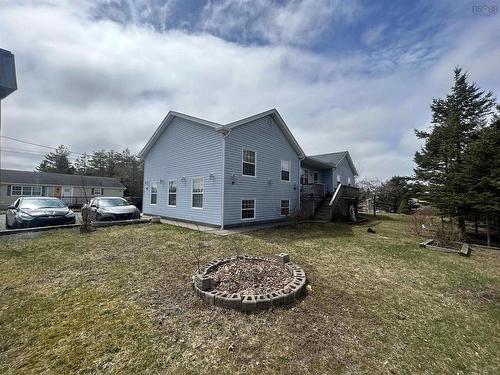 2 Pine Ridge Rd, Lower South River, NS 