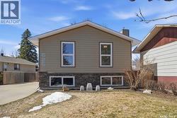 625 Guelph CRESCENT  Saskatoon, SK S7H 4R5