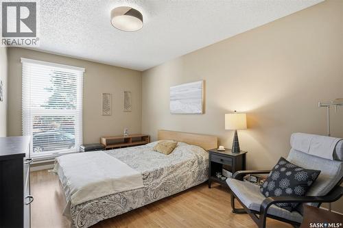 625 Guelph Crescent, Saskatoon, SK - Indoor Photo Showing Bedroom