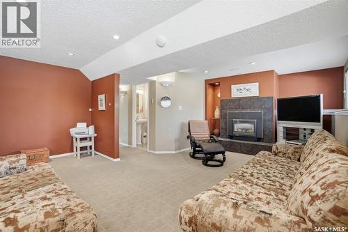 625 Guelph Crescent, Saskatoon, SK - Indoor With Fireplace