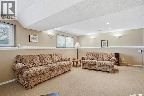 625 Guelph Crescent, Saskatoon, SK - Indoor Photo Showing Living Room