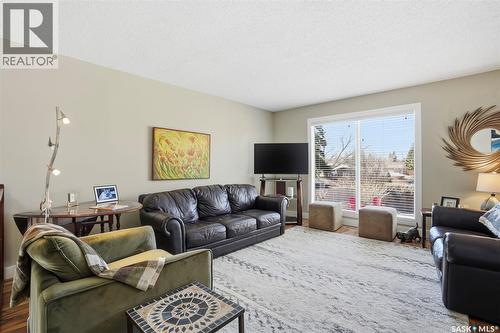 625 Guelph Crescent, Saskatoon, SK - Indoor Photo Showing Living Room
