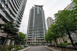 1403 - 33 ELM DRIVE W Mississauga, ON L5B 4M2
