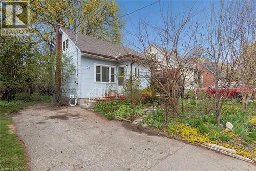26 SYDNEY Street N  Kitchener, ON N2H 3L5