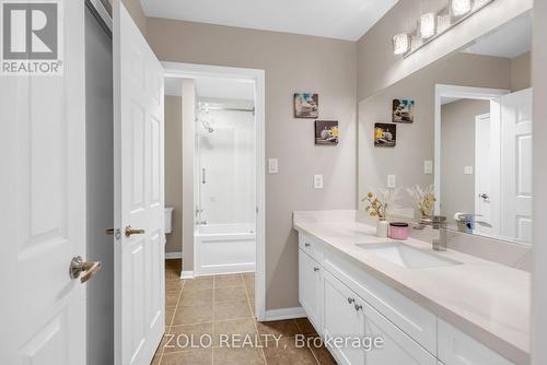 2nd Floor Washroom - 304 Leiterman Drive, Milton, ON - Indoor Photo Showing Bathroom