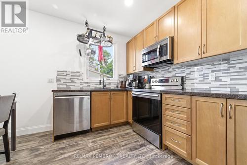 15 Alder Crescent, Deep River, ON - Indoor Photo Showing Kitchen