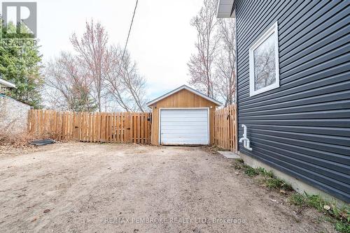 15 Alder Crescent, Deep River, ON - Outdoor