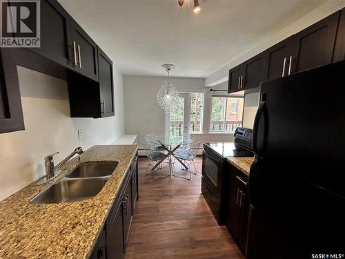 17 208 Lindsay Place, Saskatoon, SK - Indoor Photo Showing Kitchen With Double Sink