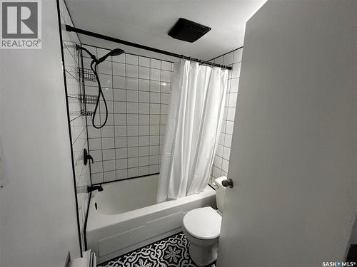 17 208 Lindsay Place, Saskatoon, SK - Indoor Photo Showing Bathroom