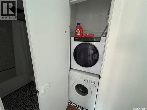 17 208 Lindsay Place, Saskatoon, SK - Indoor Photo Showing Laundry Room