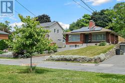 181 NORTHWESTERN AVENUE  Ottawa, ON K1Y 0M1