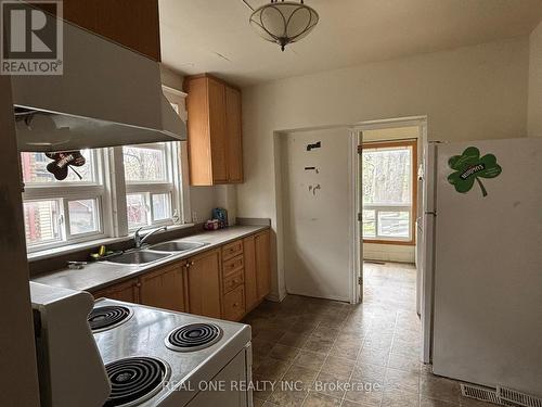 93 Peppler Street, Waterloo, ON - Indoor Photo Showing Kitchen With Double Sink