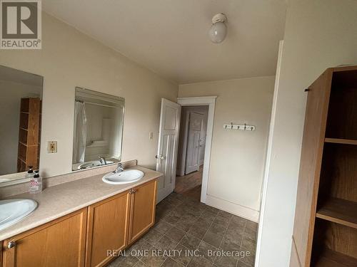 93 Peppler Street, Waterloo, ON - Indoor Photo Showing Bathroom