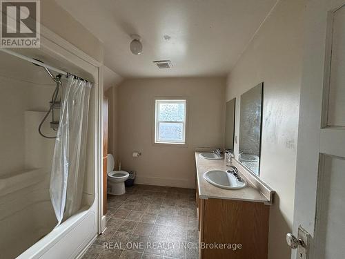 93 Peppler Street, Waterloo, ON - Indoor Photo Showing Bathroom