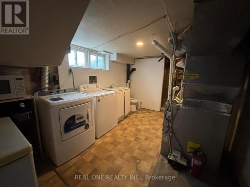 93 Peppler Street, Waterloo, ON - Indoor Photo Showing Laundry Room