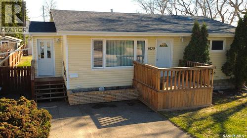 1020 Dahl Street E, Swift Current, SK - Outdoor