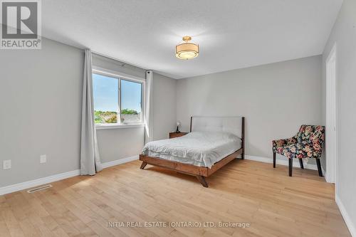 2021 Lumb Court, London North (North R), ON - Indoor Photo Showing Bedroom