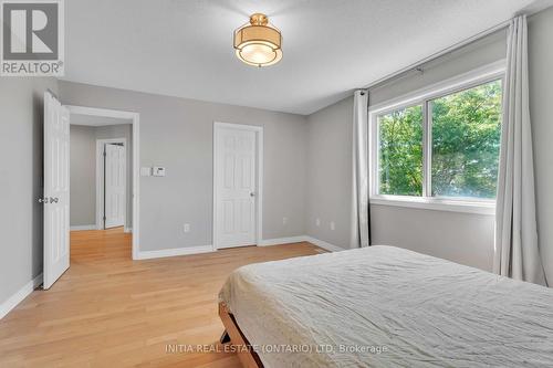 2021 Lumb Court, London North (North R), ON - Indoor Photo Showing Bedroom
