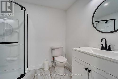 2021 Lumb Court, London North (North R), ON - Indoor Photo Showing Bathroom