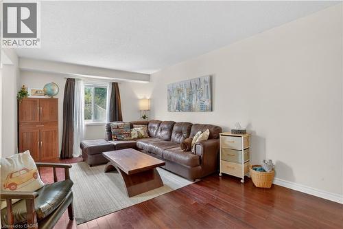 331 Keewatin Avenue, Kitchener, ON - Indoor Photo Showing Living Room