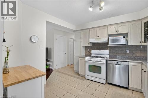 331 Keewatin Avenue, Kitchener, ON - Indoor Photo Showing Kitchen