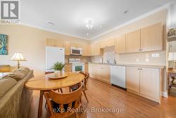 Plenty of Kitchen Cabinets - 