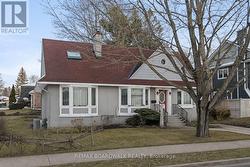 961 KINGSMERE AVENUE  Ottawa, ON K2A 3K3