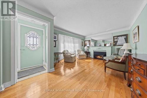 961 Kingsmere Avenue, Ottawa, ON - Indoor Photo Showing Living Room With Fireplace