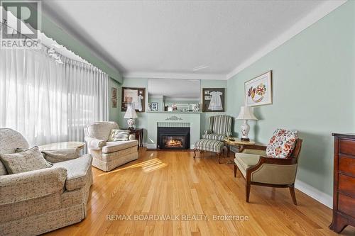 961 Kingsmere Avenue, Ottawa, ON - Indoor Photo Showing Living Room With Fireplace