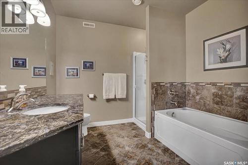22 315 Ledingham Drive, Saskatoon, SK - Indoor Photo Showing Bathroom