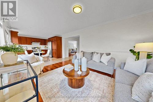 929 Bessy Trail, Milton, ON - Indoor Photo Showing Living Room