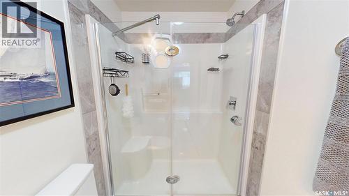 205 223 Evergreen Square, Saskatoon, SK - Indoor Photo Showing Bathroom