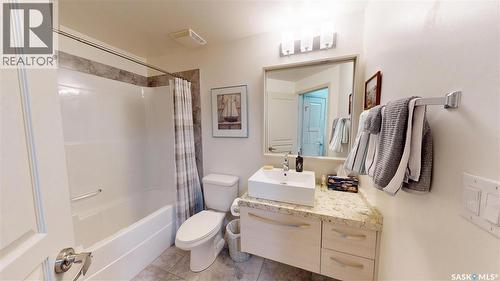 205 223 Evergreen Square, Saskatoon, SK - Indoor Photo Showing Bathroom