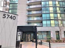 2105 - 5740 YONGE STREET Toronto, ON M2M 0B1