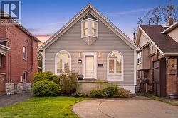 94 MOUNTAIN PARK Avenue  Hamilton, ON L9A 1A3
