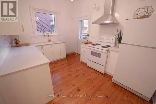 620 Cooper Street, Ottawa, ON - Indoor Photo Showing Kitchen