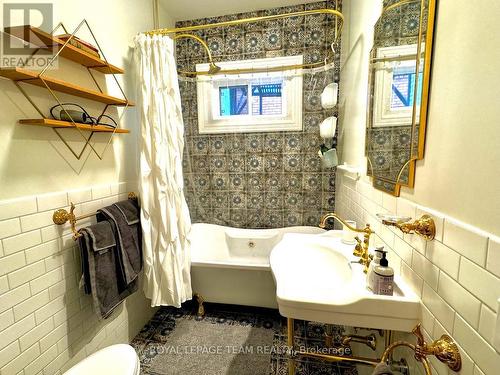 620 Cooper Street, Ottawa, ON - Indoor Photo Showing Bathroom
