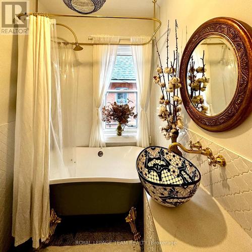 620 Cooper Street, Ottawa, ON - Indoor Photo Showing Bathroom