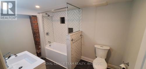 620 Cooper Street, Ottawa, ON - Indoor Photo Showing Bathroom