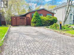 BACK - 215 DUNVIEW AVENUE Toronto, ON M2N 4H9
