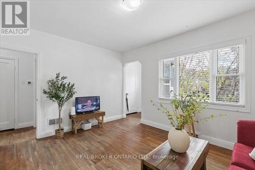26 Sydney Street N, Kitchener, ON - Indoor