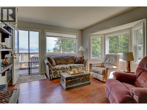 5517 Marshall Creek Road, Horsefly, BC - Indoor Photo Showing Living Room