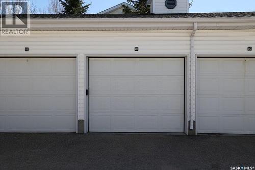4722 Marigold Drive, Regina, SK - Indoor Photo Showing Garage