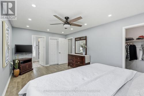 5010 Bunton Crescent, Burlington, ON - Indoor Photo Showing Bedroom