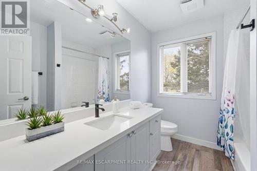 5010 Bunton Crescent, Burlington, ON - Indoor Photo Showing Bathroom