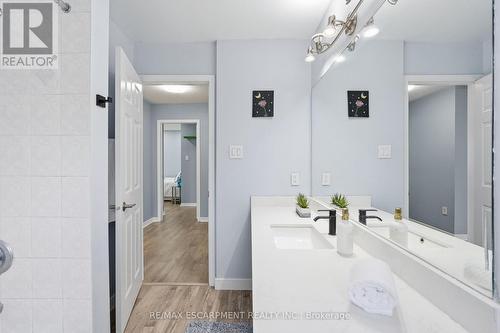 5010 Bunton Crescent, Burlington, ON - Indoor Photo Showing Bathroom