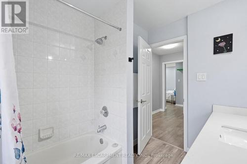 5010 Bunton Crescent, Burlington, ON - Indoor Photo Showing Bathroom