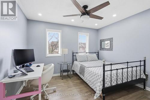 5010 Bunton Crescent, Burlington, ON - Indoor Photo Showing Bedroom