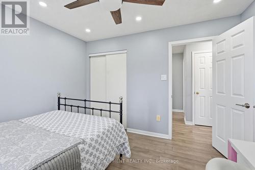 5010 Bunton Crescent, Burlington, ON - Indoor Photo Showing Bedroom